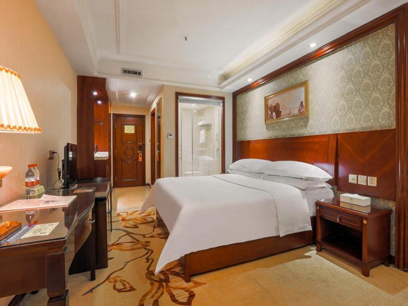 Vienna Hotel Guilin Railway Staion Exterior photo