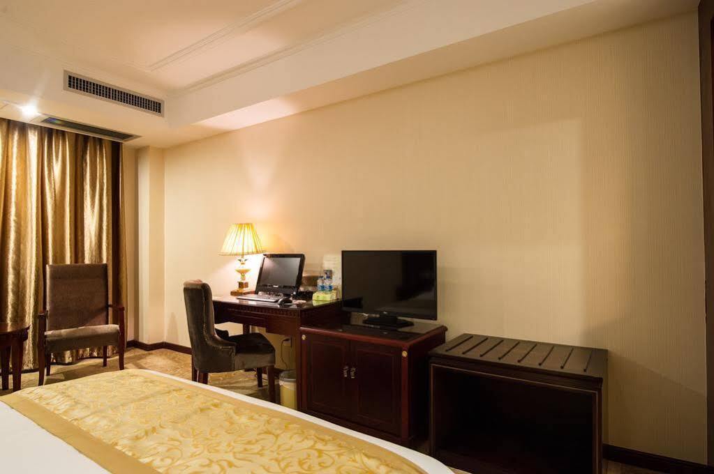 Vienna Hotel Guilin Railway Staion Exterior photo